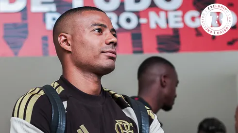 De La Cruz jogador do Flamengo durante viagem com a delegação