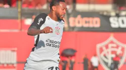 BA - SALVADOR - 25/10/2025 - BRASILEIRO A 2025, VITORIA X CORINTHIANS - Jose Martinez jogador do Corinthians durante partida contra o Vitoria no estadio Barradao pelo campeonato Brasileiro A 2025. Foto: Walmir Cirne/AGIF