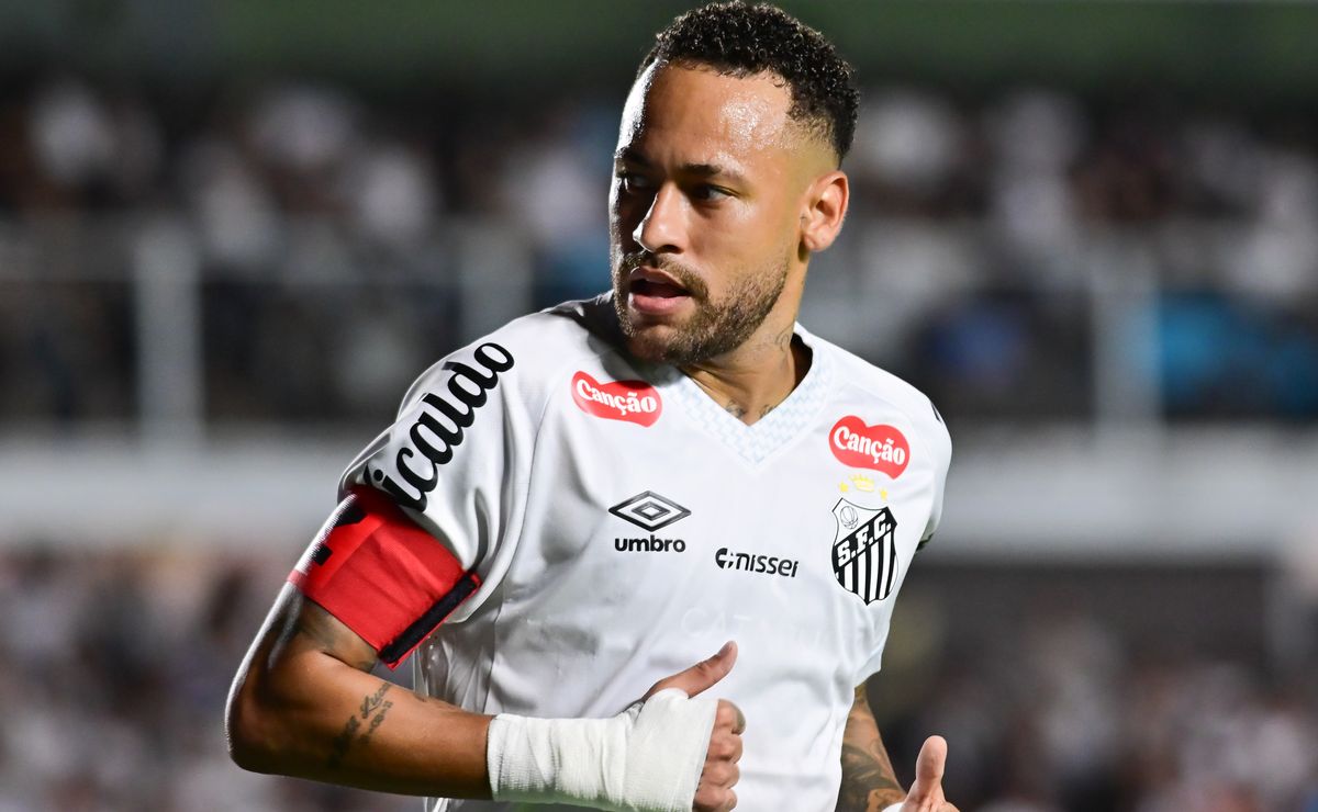 Neymar é liberado para jogar mais de 45 minutos e pode ser titular do Santos em decisão