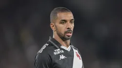 Paulo Henrique segue no Vasco.