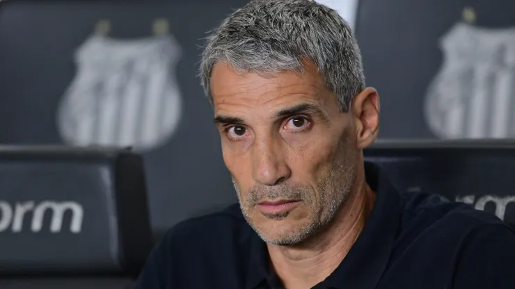 Vojvoda é o técnico do Santos. Foto: Jota Erre/AGIF