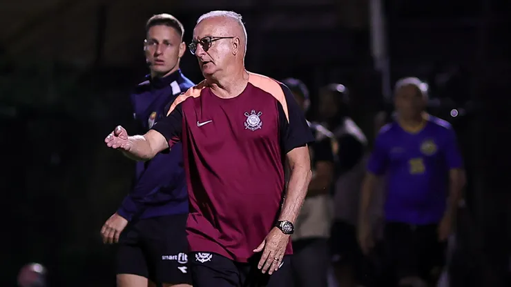 Corinthians tenta virar a chave na Arena da Baixada para afastar fantasma da irregularidade - Fabio GiannelliAGIF