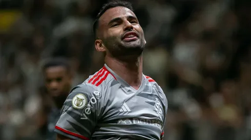 Thiago Maia trabalha para ganhar a confiança de Paulo Pezzolano no SCI