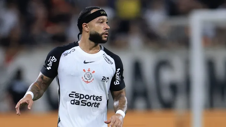 Memphis Depay ainda não marcou gols na temporada. Foto: Marcello Zambrana/AGIF