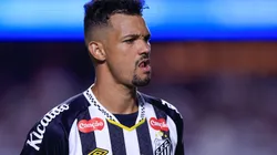 Zagueiro tem o futuro incerto - Foto: Marcello Zambrana/AGIF.