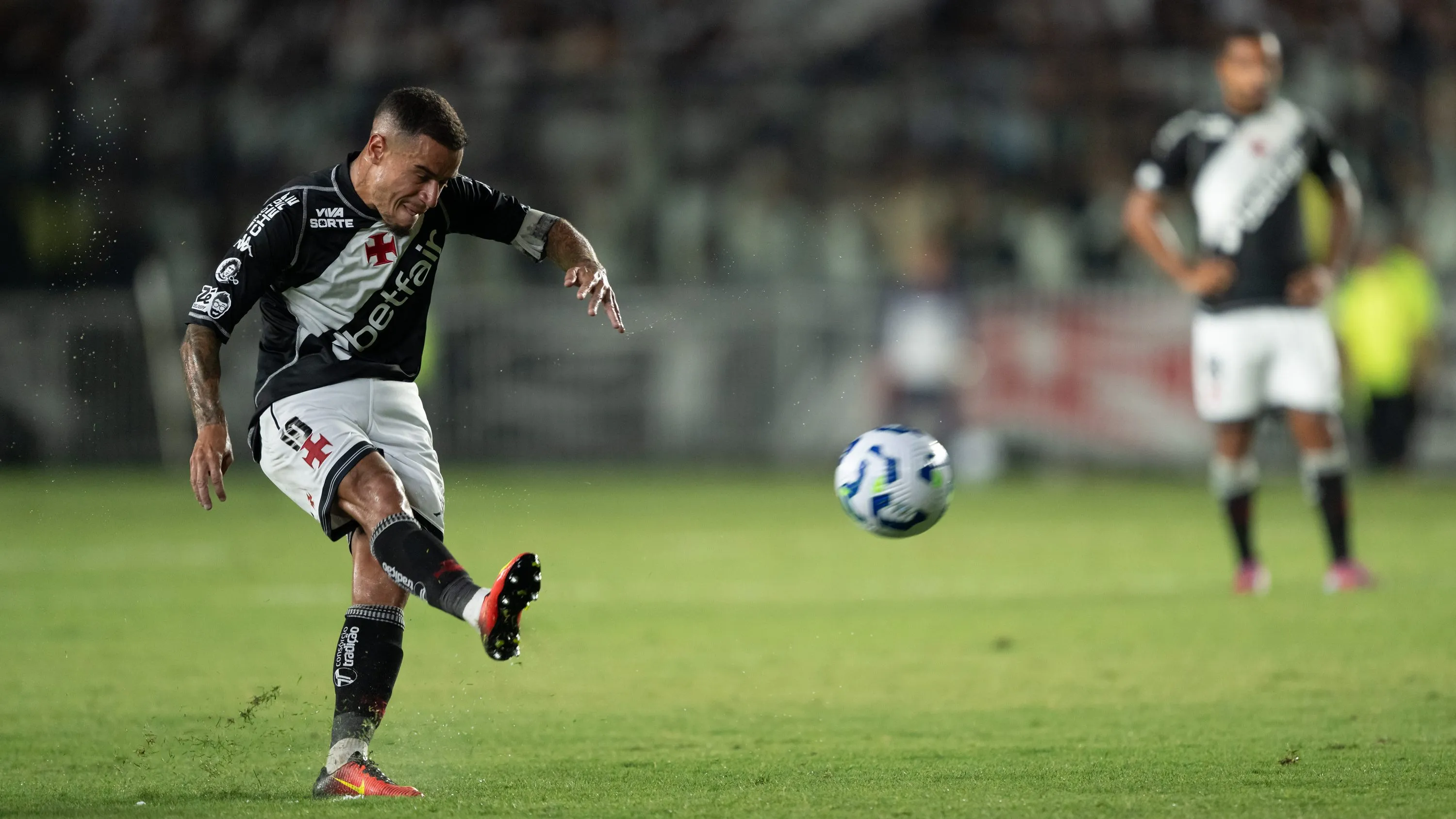 Coutinho está livre no mercado - Foto: Jorge Rodrigues/AGIF.