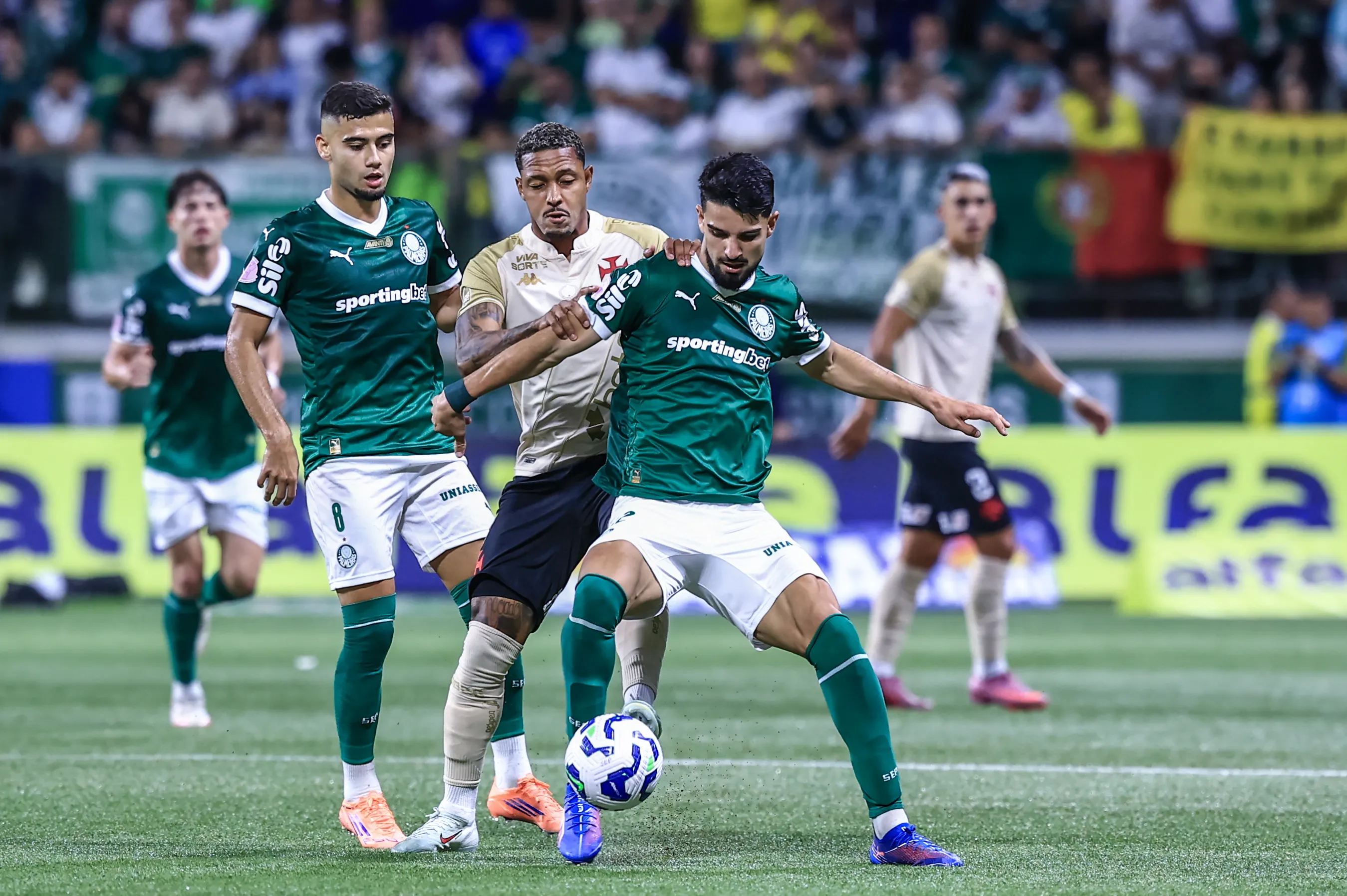 Flaco López e Andreas Pereira já vinham atuando juntos na temporada anterior. Foto: Marcello Zambrana/AGIF