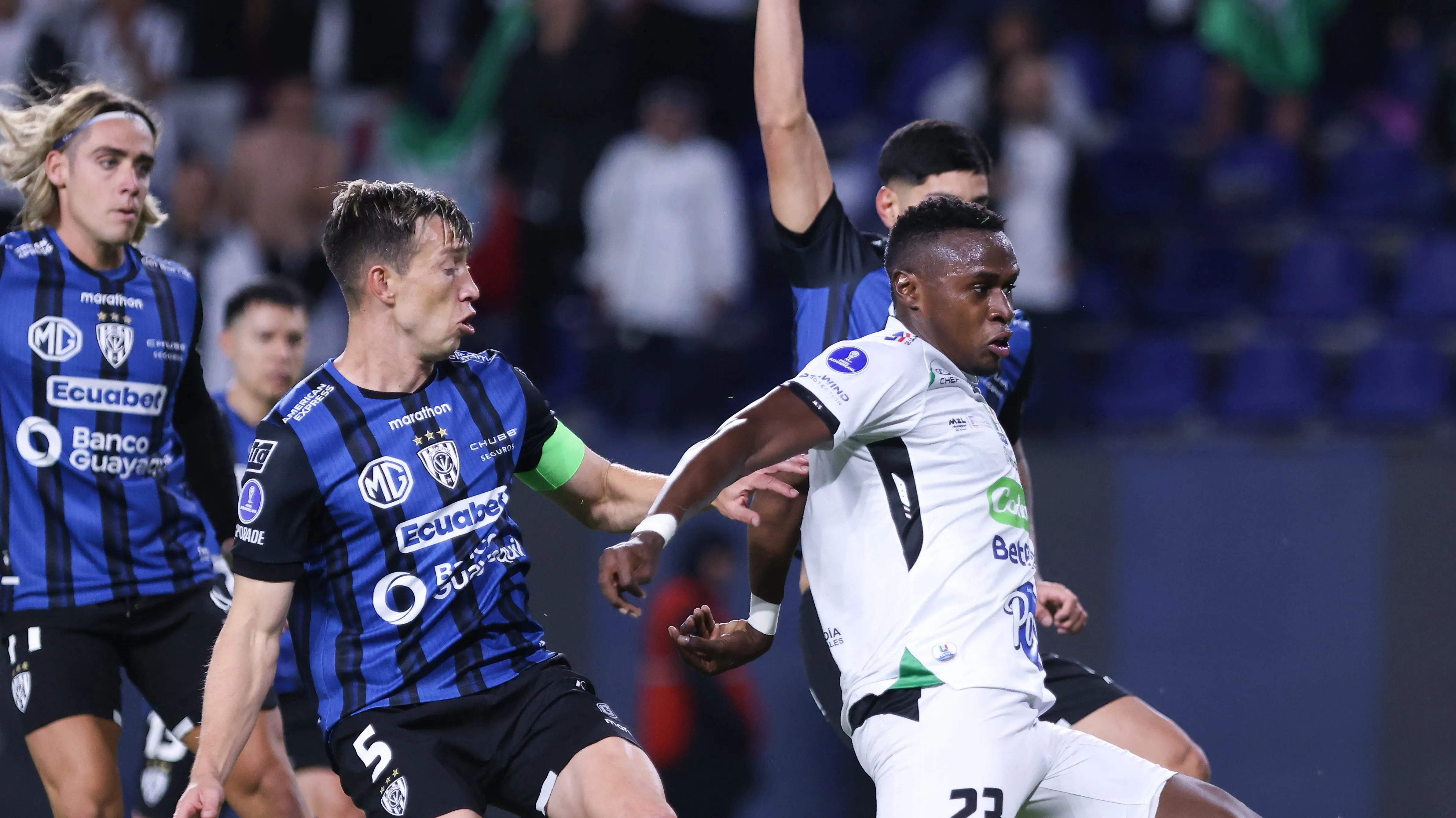 Foto: Franklin Jacome/Getty Images – Kevin Cuesta, de 25 anos, foi barrado no Peixe e no Corinthians.