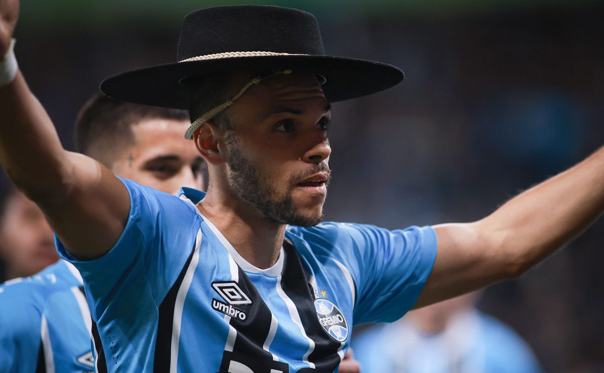 Grêmio prepara novas saídas e pode rescindir com Braithwaite para reduzir folha salarial