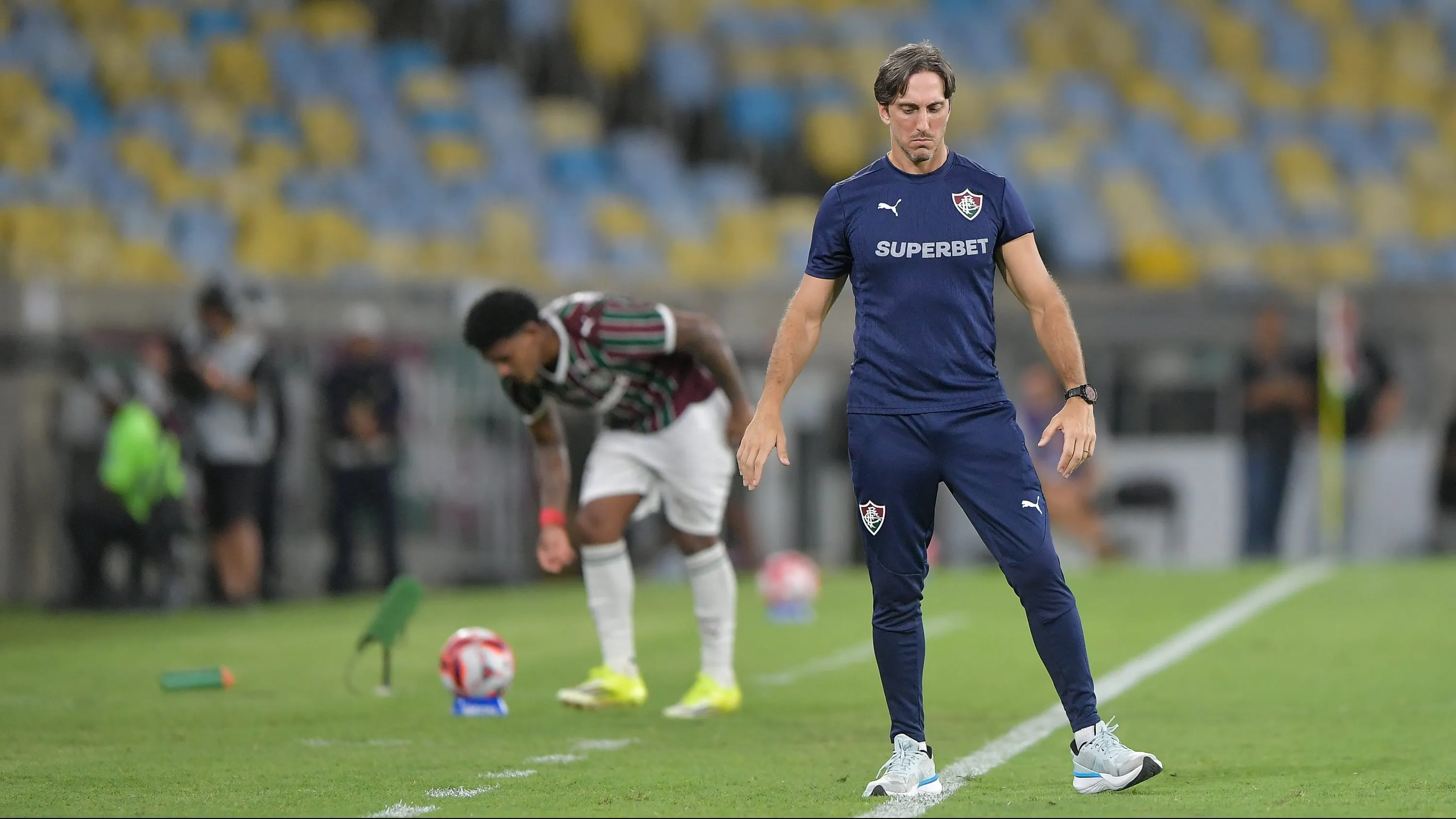 Luis Zubeldia tecnico do Fluminense durante partida contra o Bangu no estadio Maracana pelo campeonato Carioca 2026. Foto: Thiago Ribeiro/AGIF