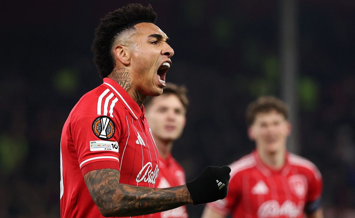 Ex-Botafogo, Igor Jesus brilha no Nottingham Forest e assume artilharia da Liga Europa