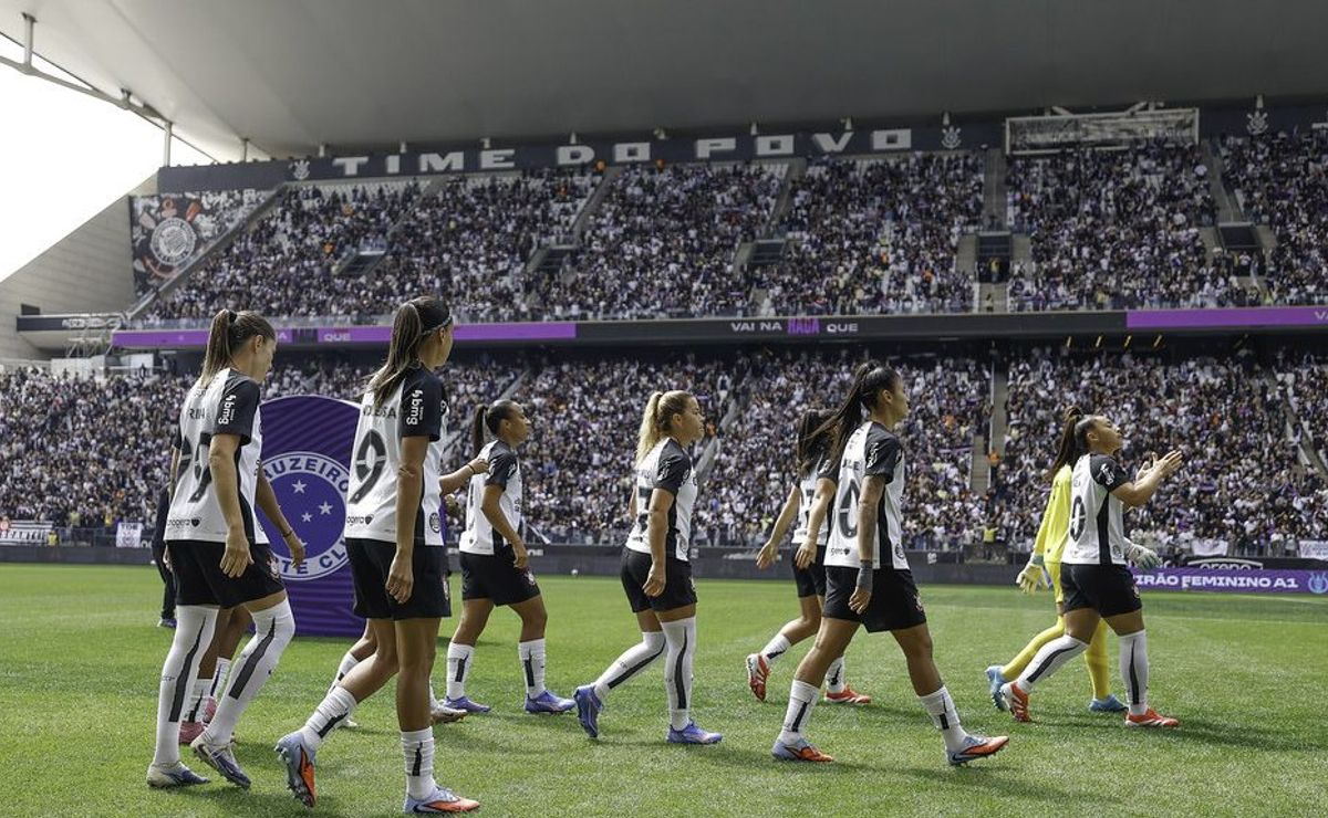Corinthians feminino vai completar 30 jogos na Neo Química Arena contra o Fluminense