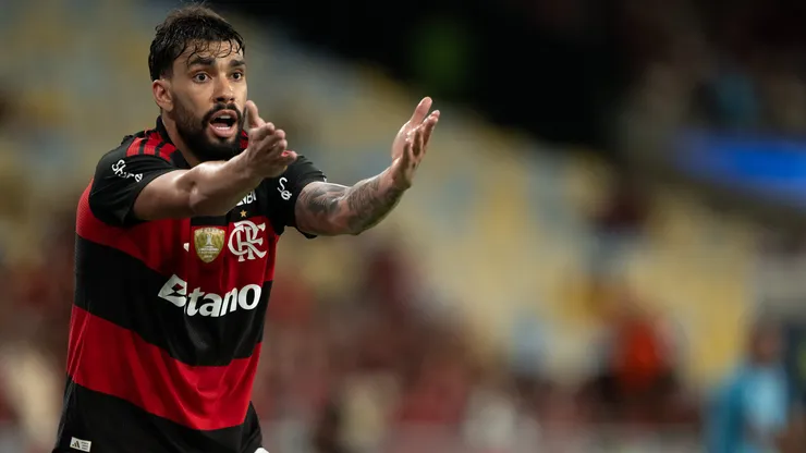 Lucas Paquetá, jogador do Flamengo reclama com a arbitragem durante partida contra o Sampaio Correa no estadio Maracana pelo campeonato Carioca 2026. Foto: Jorge Rodrigues/AGIF