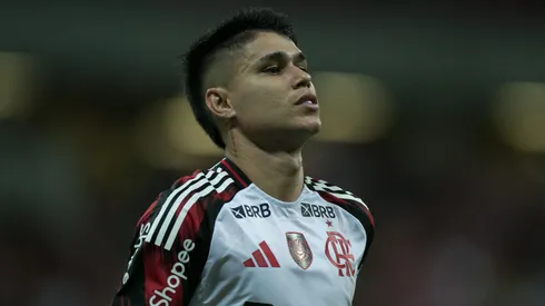PE – SAO LOURENCO DA MATA – 15/11/2025 – BRASILEIRO A 2025, SPORT X FLAMENGO – Luiz Araujo jogador do Flamengo durante a partida contra o Sport na Arena de Pernambuco, pelo Campeonato Brasileiro A 2025. Foto: Marlon Costa/AGIF