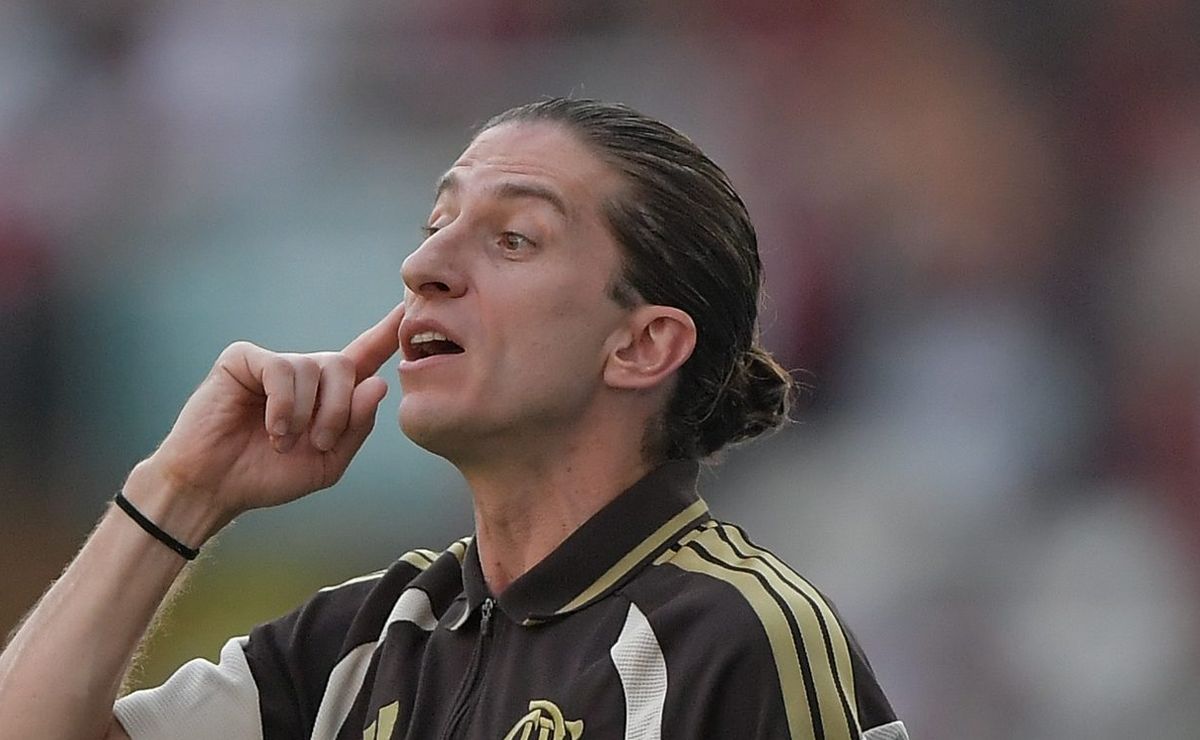 Filipe Luis reconhece momento ruim do Flamengo em coletiva, mas acredita em virada de chave