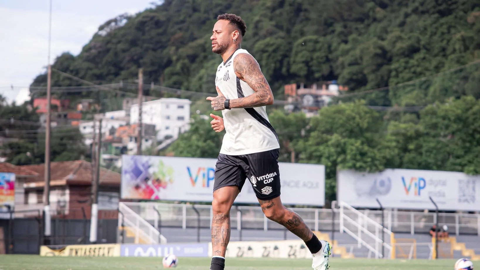 Neymar treina no CT Rei Pelé – Foto: Flickr Oficial Santos Futrebol Clube