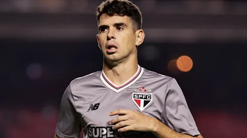Oscar ainda não solucionou sua situação com o Tricolor – Foto: Fabio Giannelli/AGIF