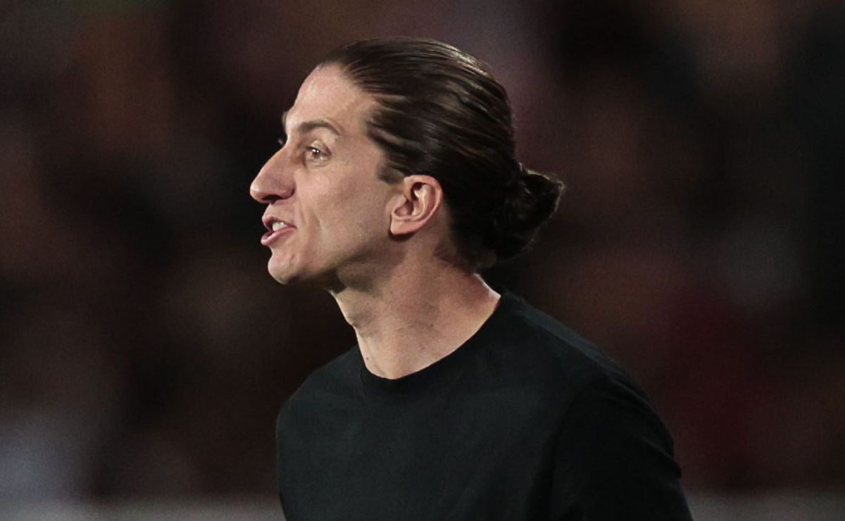 Filipe Luís divide responsabilidade com Boto após derrota do Flamengo e cobra ajustes no ataque rubro-negro