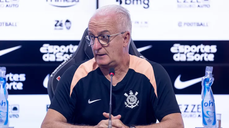 Dorival Júnior fez alerta preocupante sobre gramado sintético - Foto: Agência Corinthians - Rodrigo Coca