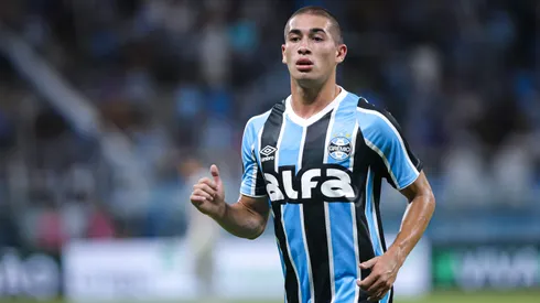 RS – PORTO ALEGRE – 11/02/2025 – GAUCHO 2025, GREMIO X PELOTAS – Pedro Gabriel jogador do Gremio durante partida contra o Pelotas no estadio Arena do Gremio pelo campeonato Gaucho 2025. Foto: Maxi Franzoi/AGIF