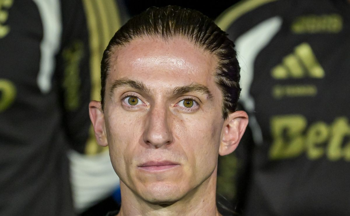 Filipe Luís gera revolta internamente no Flamengo e após derrota para o Lanús treinador está pressionado