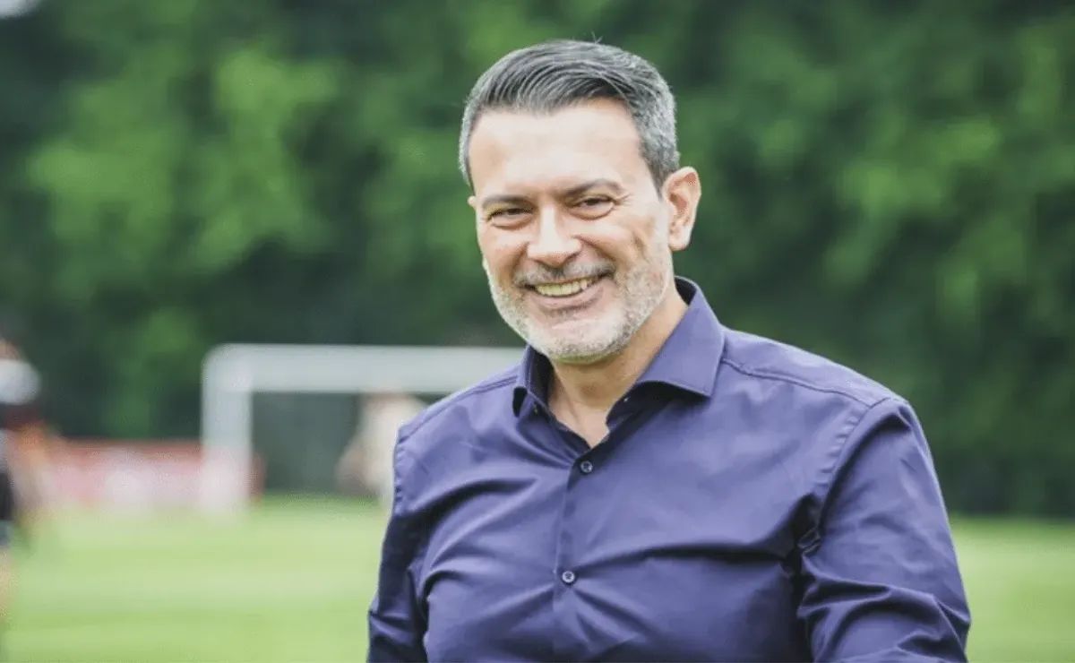 Rui Costa ganha poder no São Paulo após elogios de Crespo e vira voz forte no CT