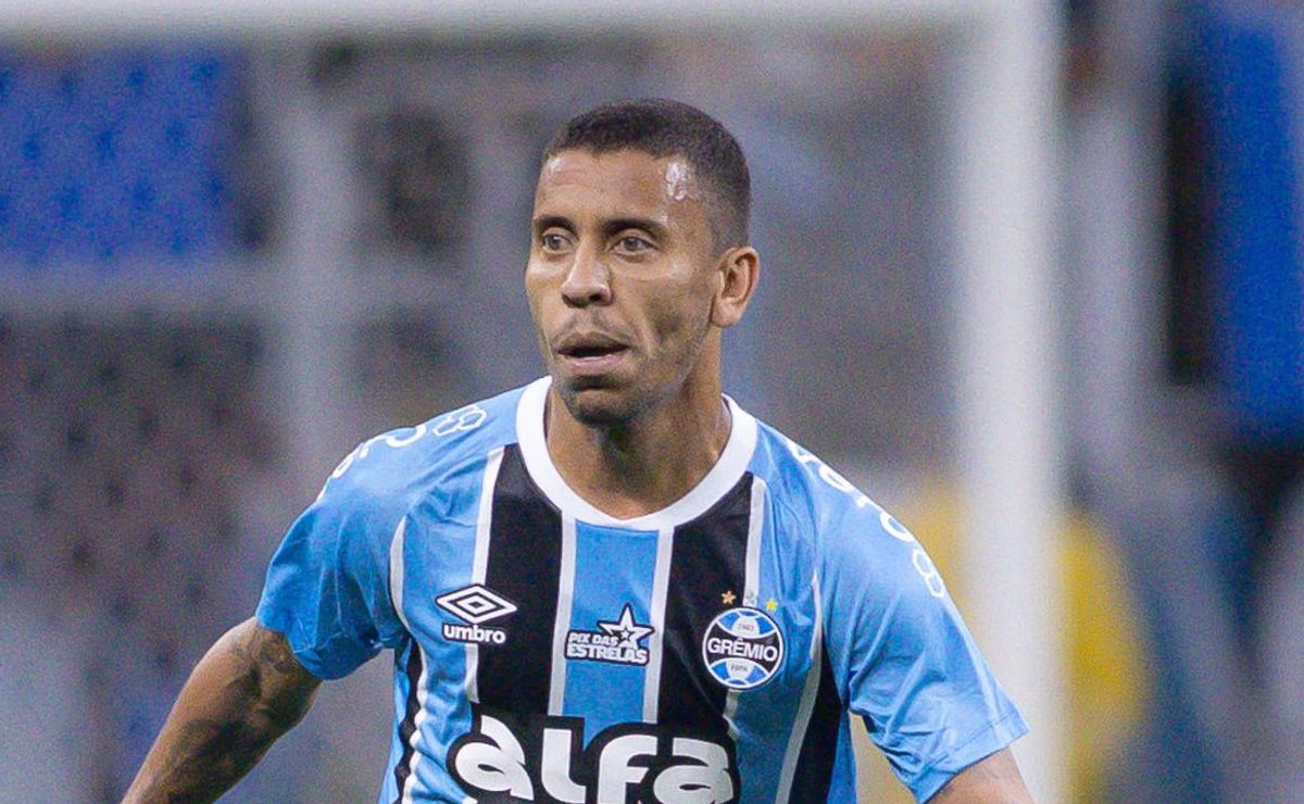 Marcos Rocha se incomoda com boato sobre saída do Grêmio e bastidores são revelados