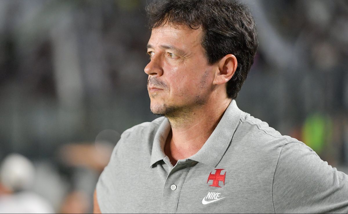 Vasco quer só mais um volante por empréstimo e planeja fechar janela após último reforço para Diniz