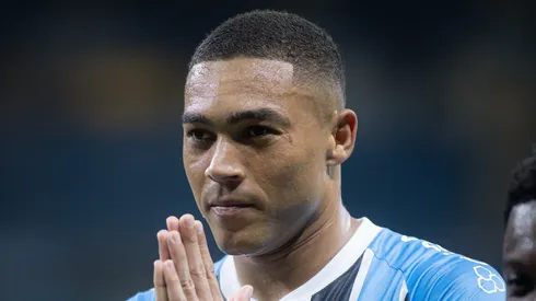Carlos Vinicius no Grêmio. Foto: Maxi Franzoi/AGIF