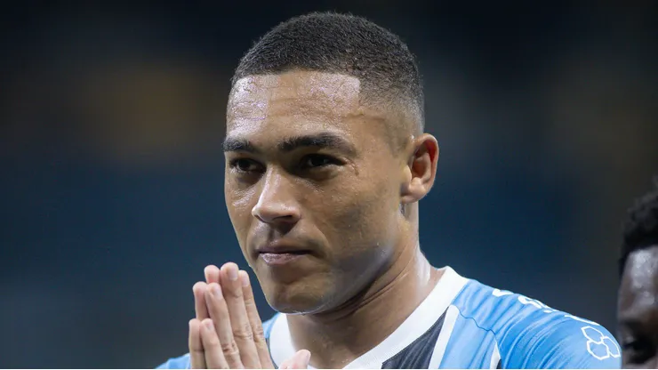 Carlos Vinicius no Grêmio. Foto: Maxi Franzoi/AGIF