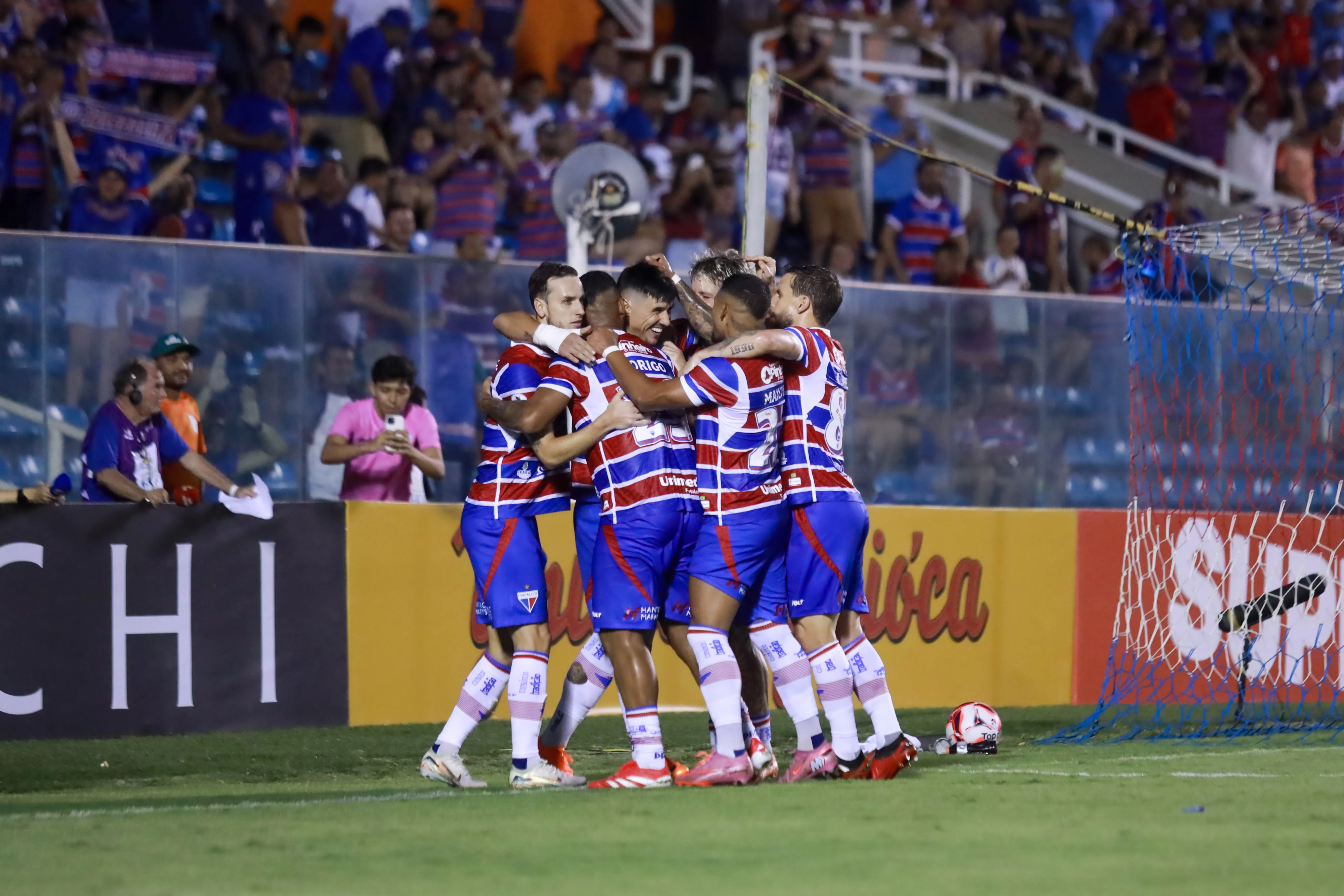 CE – FORTALEZA – 26/01/2026 – CEARENSE 2026, FORTALEZA X FLORESTA – Bareiro  jogador do Fortaleza comemora seu gol durante partida contra o Floresta no estadio Presidente Vargas (CE) pelo campeonato Cearense 2026. Foto: Lucas Emanuel/AGIF