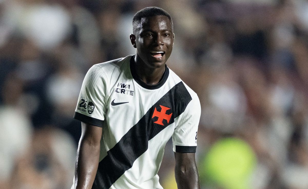 Diniz testa novo Vasco sem Coutinho e arma mudanças contra Fluminense; Hinestroza pode ser novidade