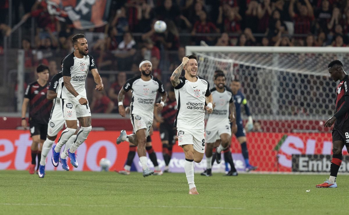 Dorival Júnior valoriza retomada de Rodrigo Garro após golaço pelo Corinthians: “A confiança é muito grande”