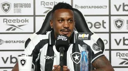Edenilson em apresentação. Foto: Vítor Silva/Botafogo