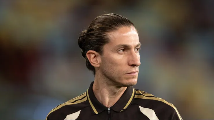 Filipe Luís durante jogo no Maracanã pelo Campeonato Carioca.