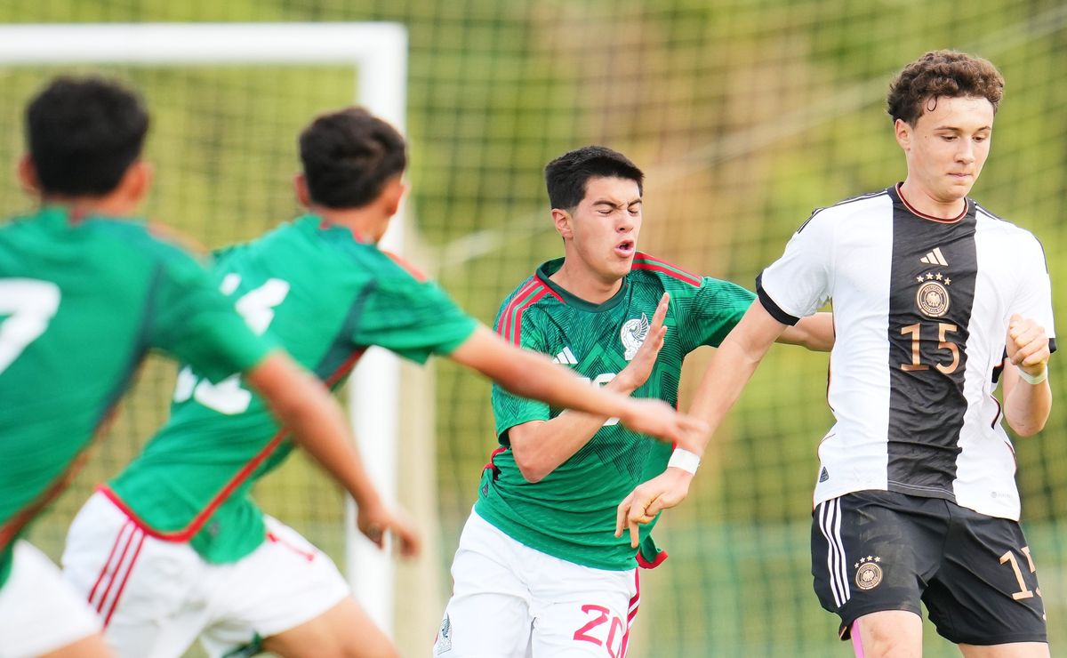 Flamengo encaminha contratação do atacante mexicano Diego Reyes por empréstimo; jovem transitará entre profissional e Sub-20