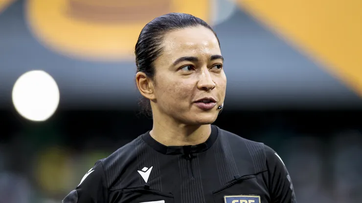 SP - BARUERI - 07/02/2026 - SUPER COPA DO BRASIL FEMININO 2026, PALMEIRAS X CORINTHIANS - O arbitro Edina Alves Batista durante partida entre Palmeiras e Corinthians no estadio Arena Barueri pelo campeonato Super Copa Do Brasil Feminino 2026. Foto: Marco Miatelo/AGIF