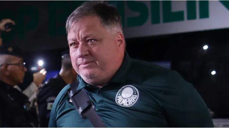 Anderson Barros diretor de futebol do Palmeiras durante chegada ao Hotel Gran Mercure na cidade de Brasilia nesta sexta-feira (27) para a disputa da SuperCopa 2023 contra o Flamengo. Foto: Ettore Chiereguini/AGIF