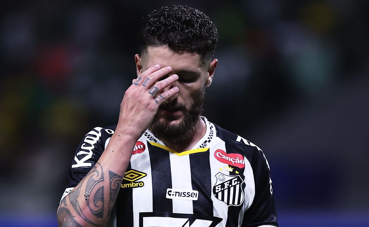 Zé Rafael pensa em deixar o Santos e avalia transferência aos EUA às vésperas do mata-mata do Paulistão
