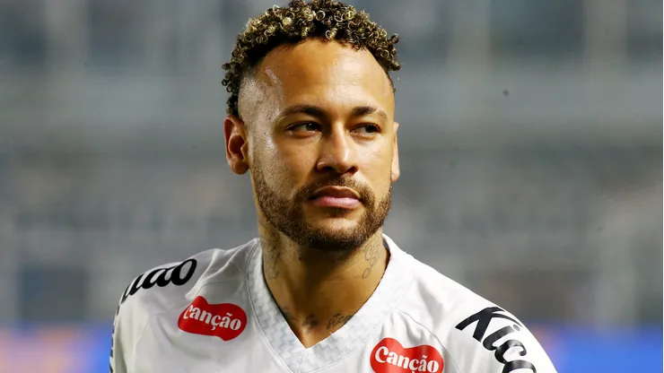 Neymar voltou após longa lesão.