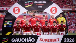 Jogadores do Internacional posam para foto antes na partida contra INTER-SM no estadio Beira-Rio pelo campeonato Gaucho 2026. Foto: Maxi Franzoi/AGIF