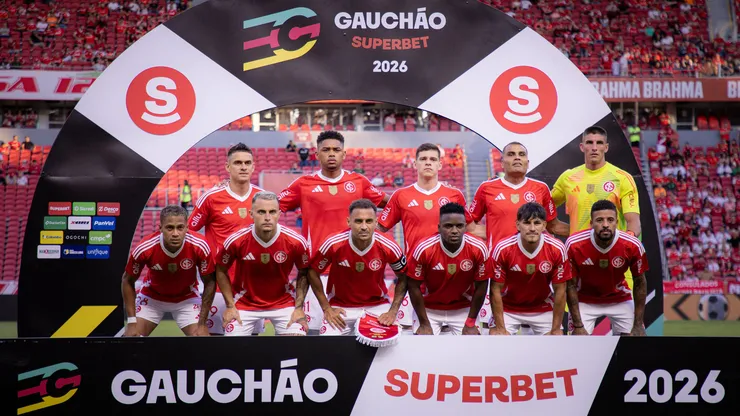 Jogadores do Internacional posam para foto antes na partida contra INTER-SM no estadio Beira-Rio pelo campeonato Gaucho 2026. Foto: Maxi Franzoi/AGIF