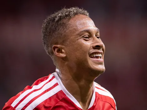 Internacional goleia o Ypiranga com show de Vitinho