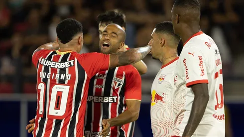 Lucas Moura, jogador do São Paulo, comemora seu gol durante partida contra o Bragantino no estadio Cicero De Souza Marques pelo campeonato Paulista 2026. Foto: Joisel Amaral/AGIF