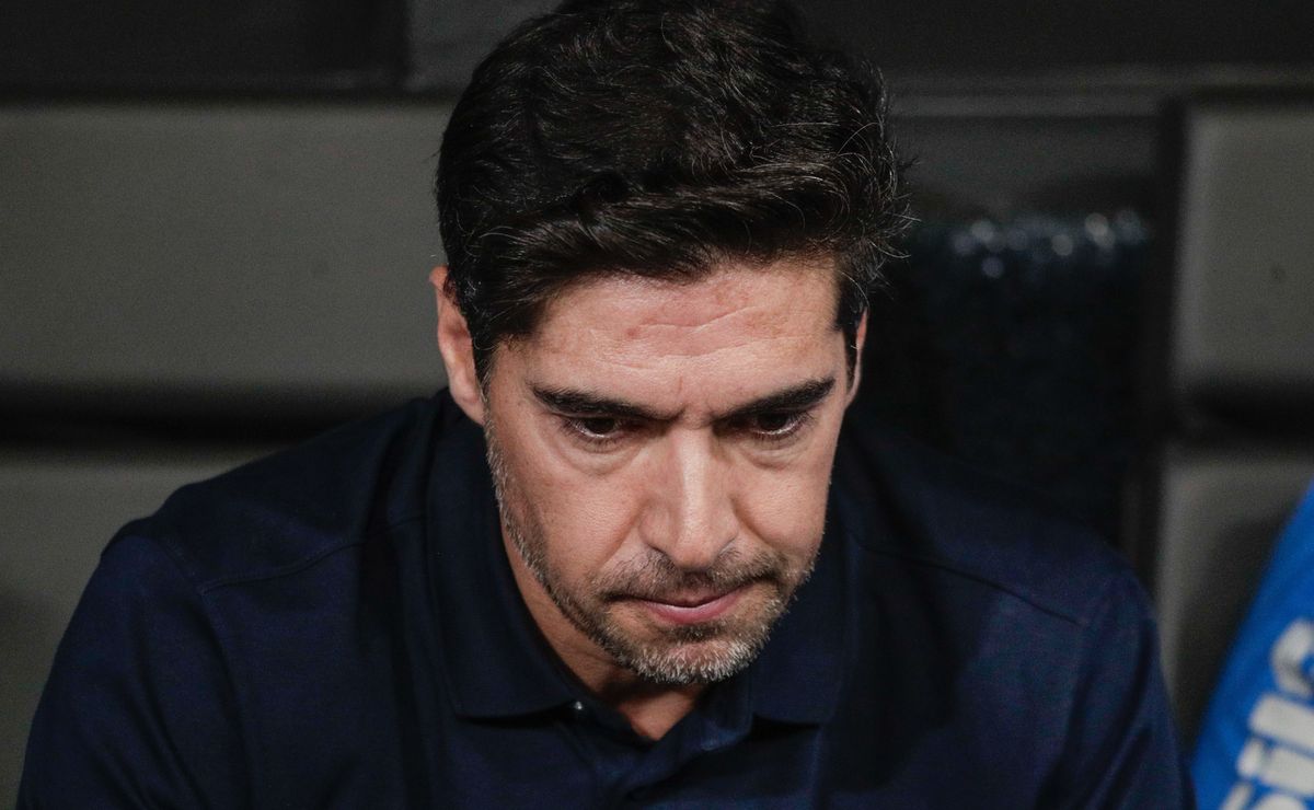 Após goleada do Palmeiras, Abel Ferreira faz forte desabafo sobre racismo sofrido por Vinicius Júnior