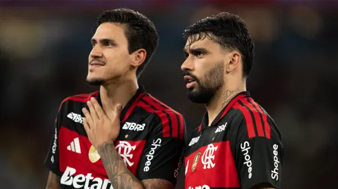Pedro e Paquetá durante partida pelo Flamengo. Foto: Jorge Rodrigues/AGIF