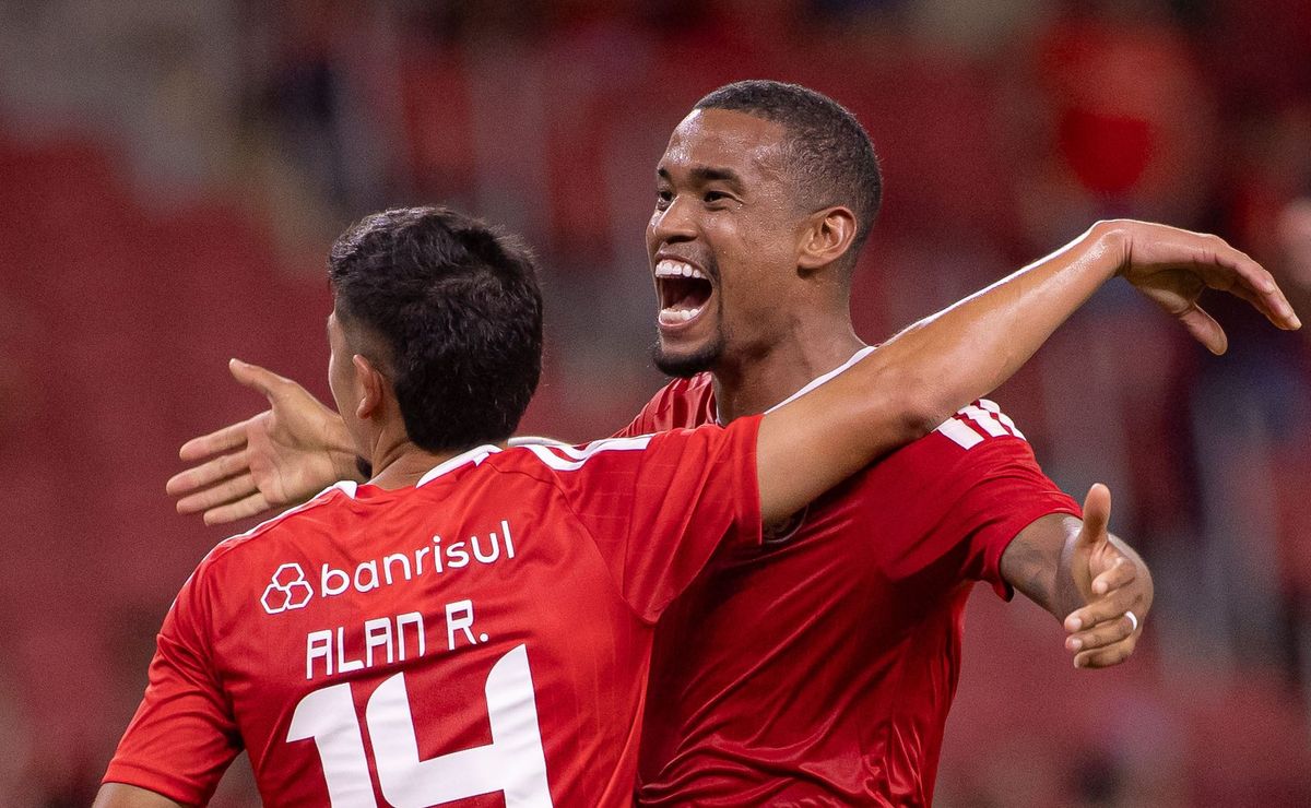 Alerrandro desabafa após desencantar com a camisa do Internacional e projeta futuro: “Primeiro de muitos”