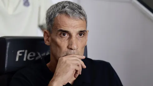 Vojvoda é o técnico do Santos. Foto: Marcello Zambrana/AGIF