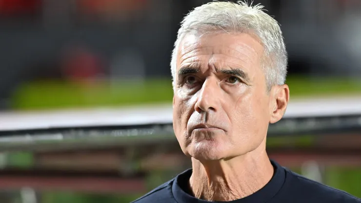 Pressionado externamente, Luís Castro decide futuro no Grêmio em semifinal contra o Juventude - Jota ErreAGIF
