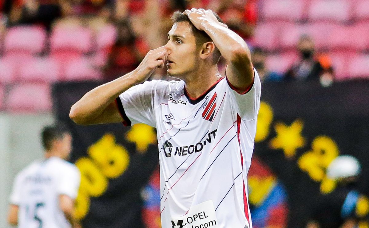 Botafogo não desiste de Lucas Fasson, mantém conversas e busca pré-contrato para junho